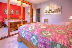 2 bedrooms, iron/ironing board, free WiFi