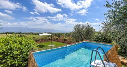 Beautiful home in Cavriglia with WiFi