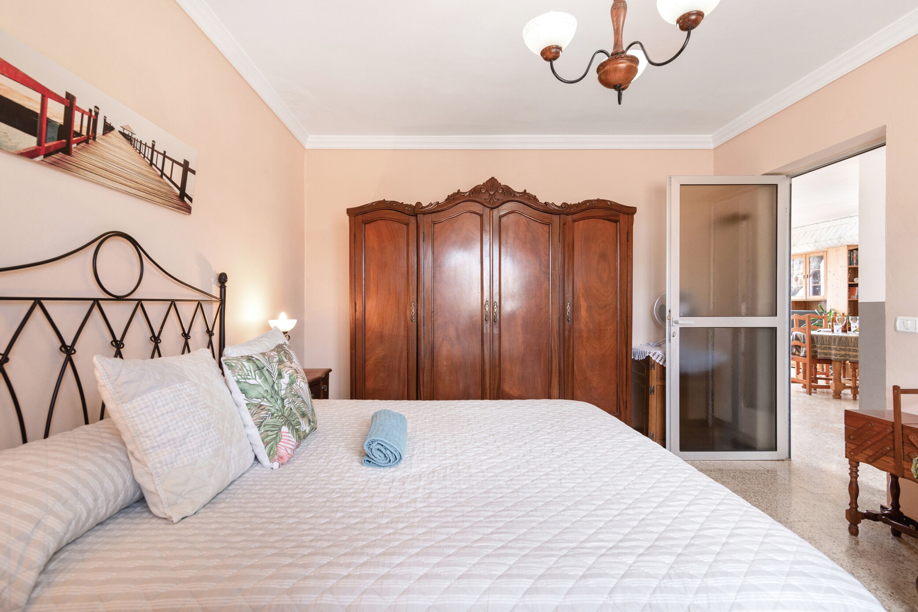 2 dormitorios, wifi gratis, ropa de cama