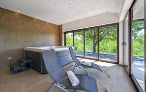 Interior - 3 bedroom stunning home in Mace (Mace)