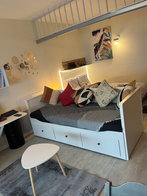 1 bedroom, iron/ironing board, free WiFi, bed sheets