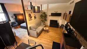 Smart TV - Milano nuovo appartamento tranquillo e ben collegato. (Milano)