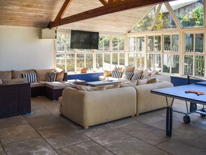 Living area - Lily Pad 5 - UK43913 (Nassington, near Stamford)