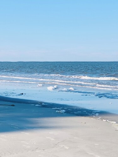 Oceanfront 2 Bedroom Condo in Beach Resort: Paradise and Pools