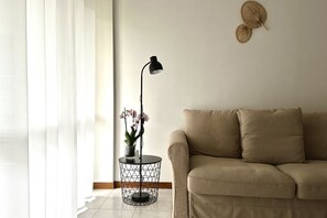 TV - SE090 - Marzocca, comfortable three-room apartment 150 meters from the sea (Marzocca)