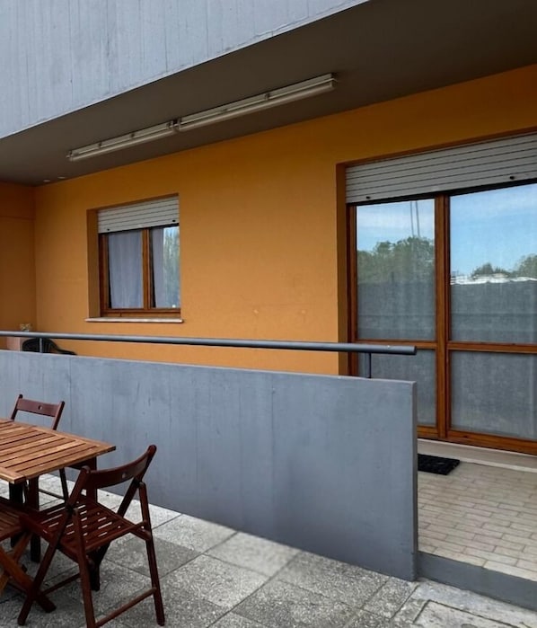 Outdoor dining - SE094 - Marzocca, three-room apartment with beach included (Marzocca)