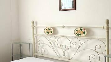 2 bedrooms, bed sheets