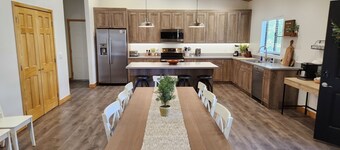 Family Friendly, Air Hockey, Sleeps 14, Fire Pit