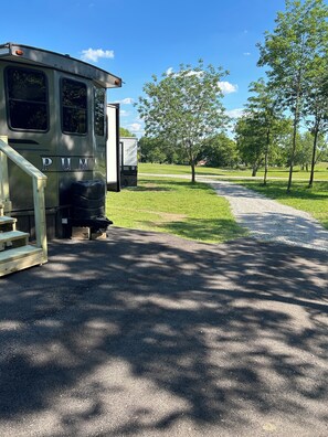 Property grounds - Luxury Camper With All The Amenities! (Skiatook)