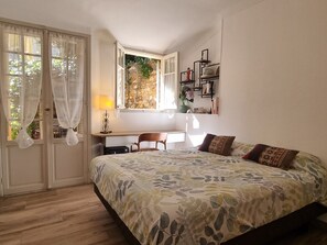 3 多间卧室、熨斗/熨衣板、免费 WiFi、床单