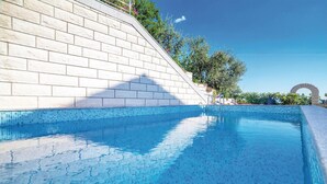 A heated pool - Nice apartment in Crikvenica (Crikvenica)