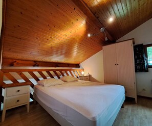 2 bedrooms, travel cot, free WiFi - 3-room house with swimming pool in Village Océlandes (ST JULIEN EN BORN)