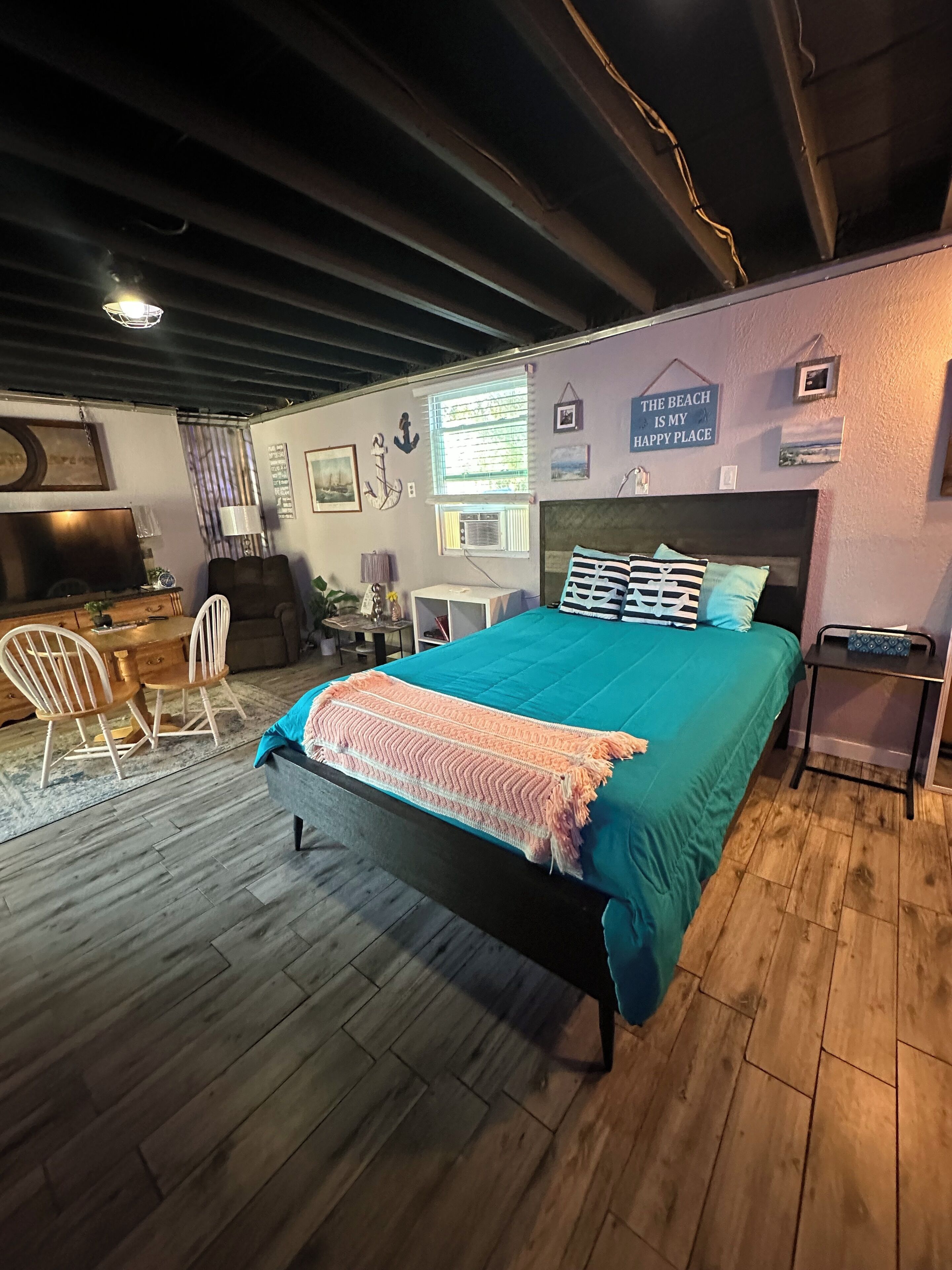 In-room safe, desk, free WiFi, bed sheets