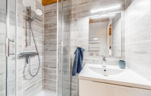 Suihku, hiustenkuivaaja