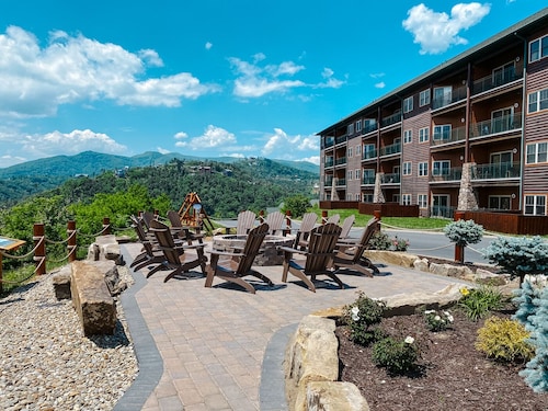 Beautiful Location!! Westgate Smoky Mountain Resort and Waterpark