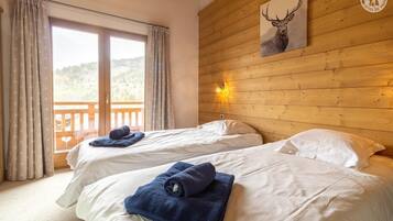 6 chambres, fer et planche à repasser, lit parapluie, Wi-Fi gratuit