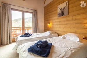 6 chambres, fer et planche à repasser, lit parapluie, Wi-Fi gratuit