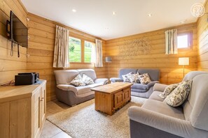 Télévision, lecteur de DVD, chaîne hi-fi