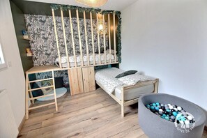 4 dormitorios, tabla de planchar con plancha, wifi gratis y ropa de cama
