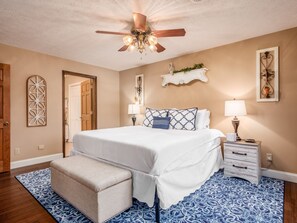 5 bedrooms, desk, iron/ironing board, free WiFi