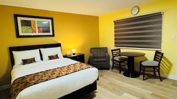 Chambre Deluxe, 2 grands lits, coin cuisine | Décoration personnalisée, ameublement personnalisé, rideaux occultants