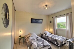 3 chambres, fer et planche à repasser, accès au Wi-Fi (inclus)