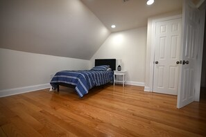 5 chambres, fer et planche à repasser, Wi-Fi gratuit, draps fournis