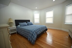 5 bedrooms, iron/ironing board, free WiFi, bed sheets - Belmar Beauty (Belmar)