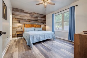 6 dormitorios, escritorio, tabla de planchar con plancha y cuna de viaje