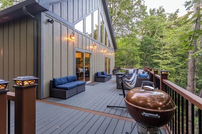 6BR ¦ 5 King Beds ¦ Bunk Room with 2 Bunks ¦ 8 Bathrooms ¦ Platinum Pool Pass!