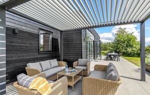 Outdoor dining - Lovely home in Glesborg with WiFi (Glesborg)