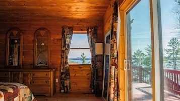 4 bedrooms, WiFi, bed sheets