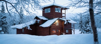 Anna's 2-Story with Eagle's Nest