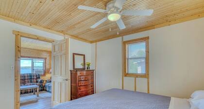 Cabin #1 on the Lake - 3-Beds - Dock Access