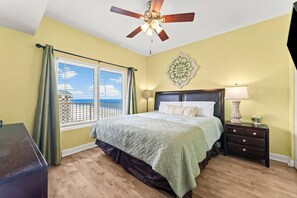 1 bedroom, desk, iron/ironing board, free WiFi - Beachfront Condo, Pools, Gym, Onsite Parking (Panama City Beach)
