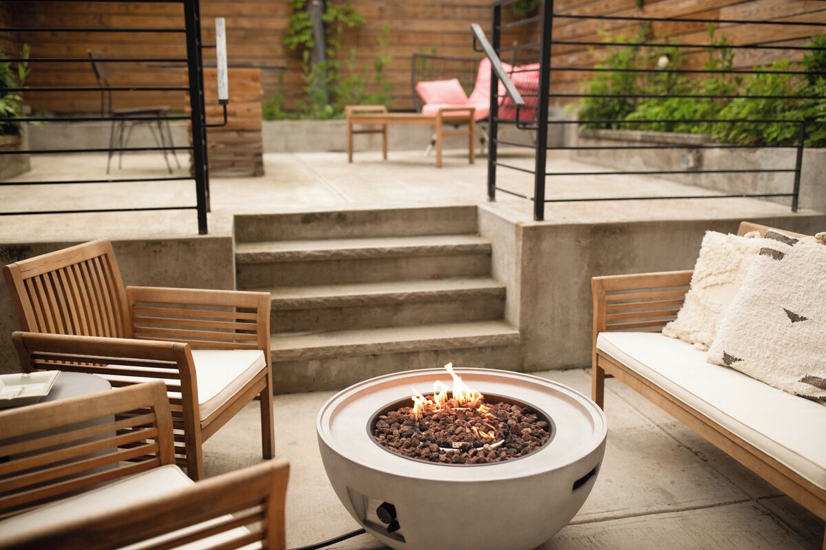 المنطقة المحيطة بالمنشأة