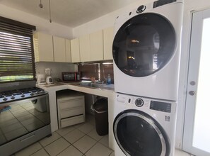 Fridge, microwave, oven, stovetop - Isla Verde *Beach*Restaurants*Bars*Enjoy  (Carolina)