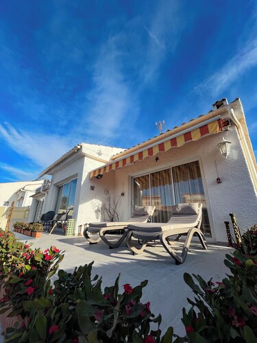 10 minutes to the beach! Double room with pool view in quiet B&B Costa Blanca