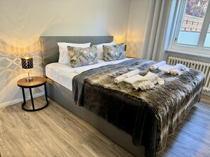 1 bedroom, WiFi - Friesenhaus Maria App. 1 - Modernes 2-zimmer App., Terrasse, Pkw-stellplatz, Wlan. Haustiere Nicht (Westerland)