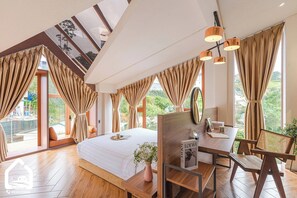 Phòng đôi hoặc 2 giường đơn dành cho gia đình | Bộ đồ giường cao cấp, minibar với thức uống miễn phí