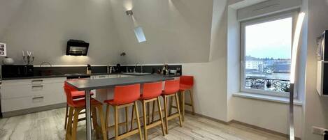 Fridge, microwave, oven, stovetop