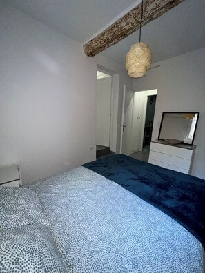 1 chambre, fer et planche à repasser, Wi-Fi, draps fournis