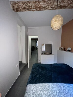 1 camera, ferro/asse da stiro, Wi-Fi, lenzuola