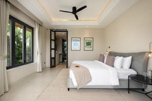 5 bedrooms, iron/ironing board, WiFi, bed sheets
