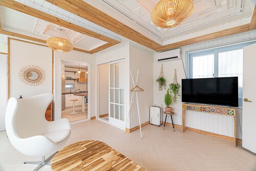 Quiet accommodation surrounded by mountains near Haeundae Beach in Busan