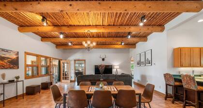 A/C, Pet Friendly, Incredible Yard, Single Level, 10 Mins to Downtown!