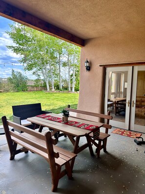 Outdoor dining