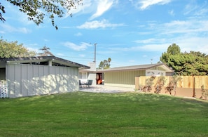 Exterior - Closest Disneyland Cheerful 4 bedroom home (Anaheim)