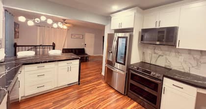 River-front Cottage house - Salmon Fishing at front door & All other attractions