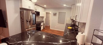 River-front Cottage house - Salmon Fishing at front door & All other attractions